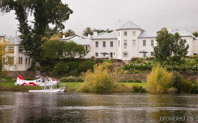 The Woodbridge Waterfront Rooms.