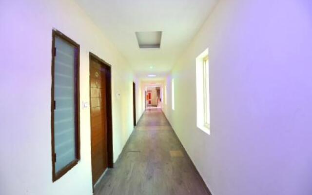 OYO 22238 Hotel Baaz