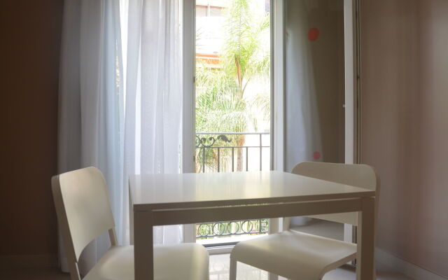 RF Astoria - Only Adults