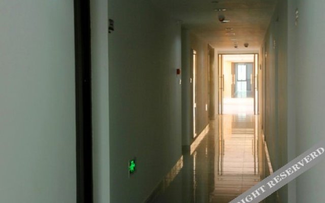 Mingjue Serviced Apartment (Nanchang Changjiang Road Metro Station)