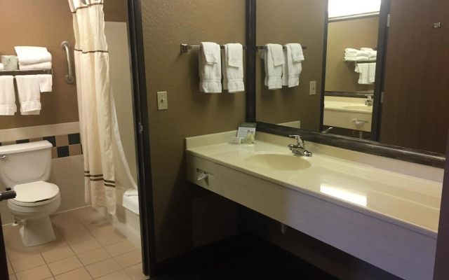 Boarders Inn & Suites by Cobblestone Hotels - Fayette