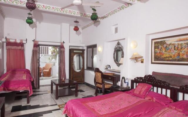 Lake Pichola Hotel