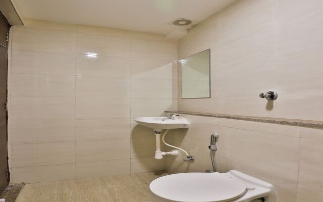 OYO 12800 Hotel VLEE