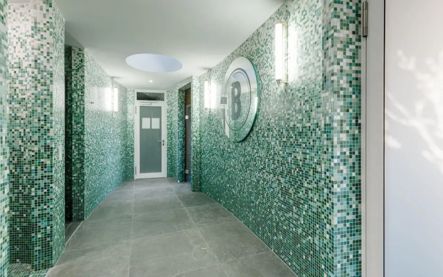 Brucklyn Suites