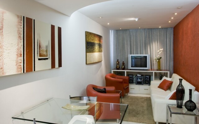 Bristol La Place Hotel