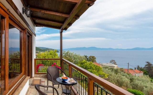 Seaside House with view over Pagasitikos