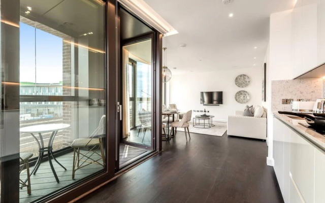 Luxurious 2 Bedroom Apartment With Winter Garden