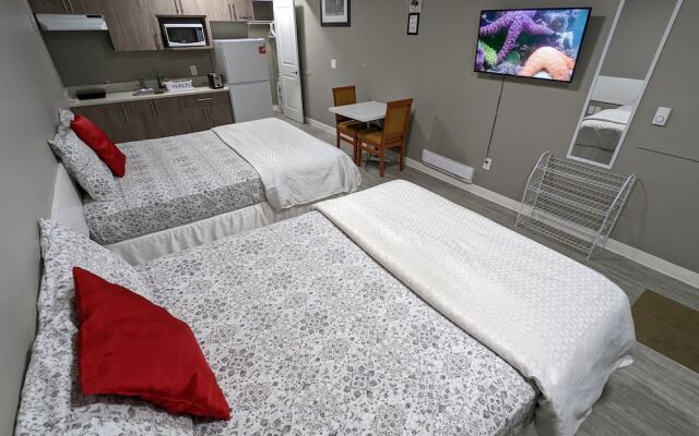 Riverside Motel & Suites