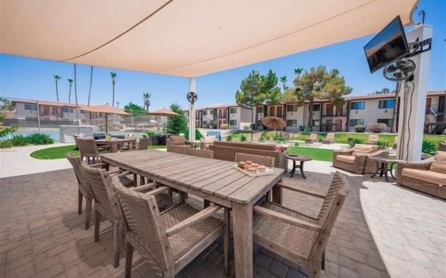 129 Fully Furnished, amenities galore! by RedAwning