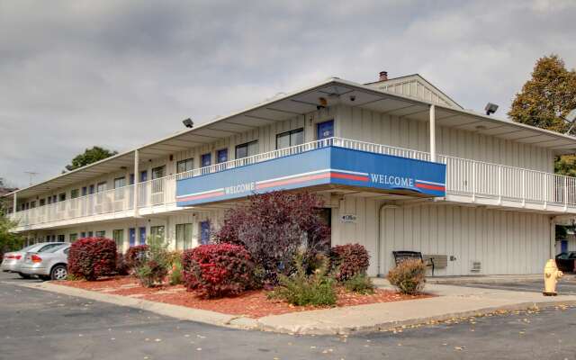 Motel 6 Des Moines, IA - North