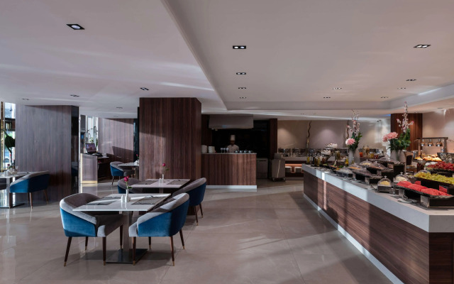 Warwick Al Taif Hotel