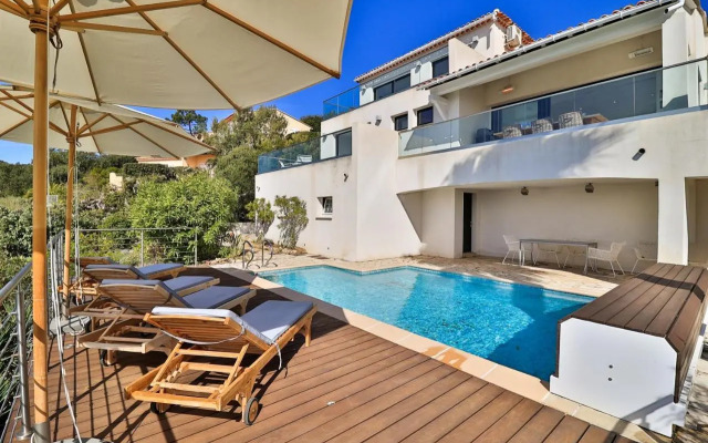 Ferienhaus Petites Maures, Meerblick und eigener Pool