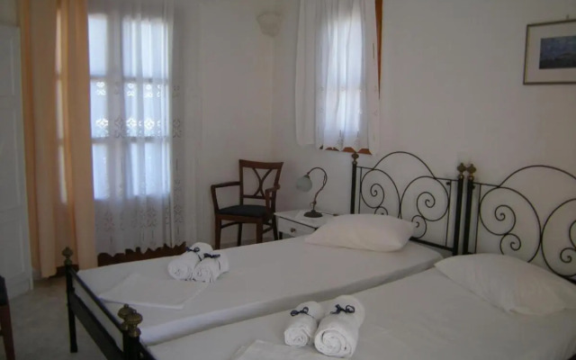 Hotel Roussos Beach