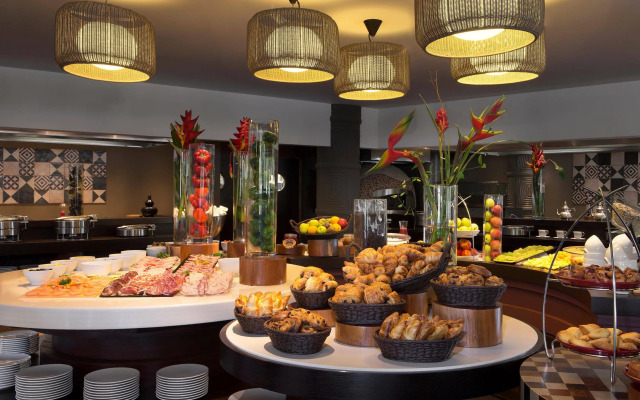 Sheraton New Caledonia Deva Spa & Golf Resort