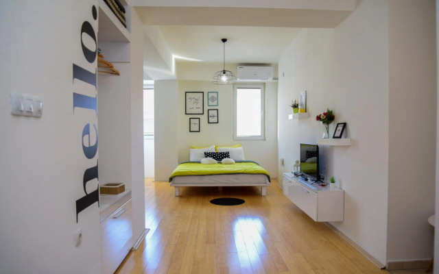 Stylish & Cozy Studio by Danailov Apartments