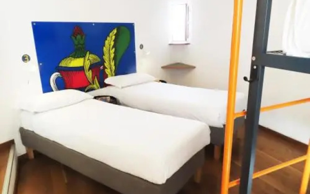 Tric Trac Hostel