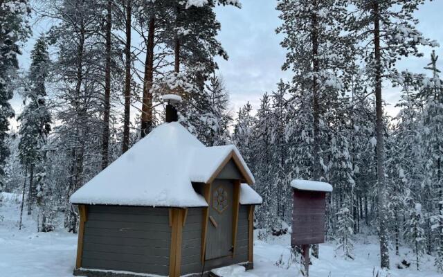 Pandomes Aurora Igloo Hotel