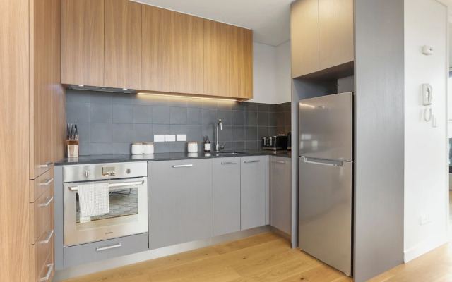 Lighthouse Apartments by Urban Rest