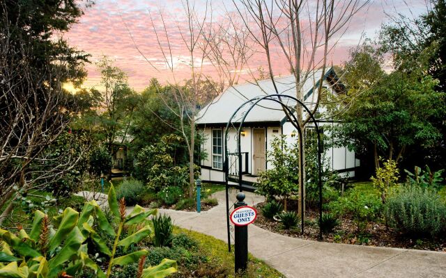 Tudor Cottages Mt Dandenong