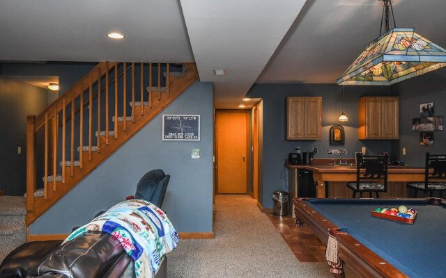 Bear Mountain Lodge 4 Bedroom House