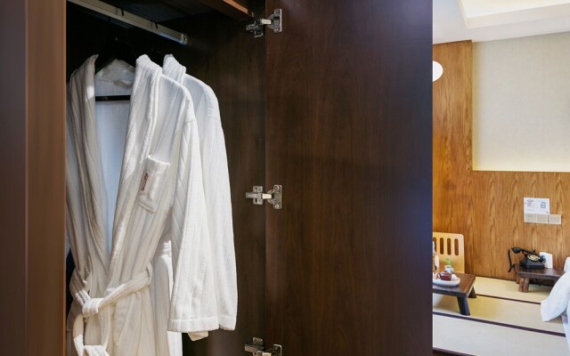 Hangzhou PuYu Travelling with Hotel