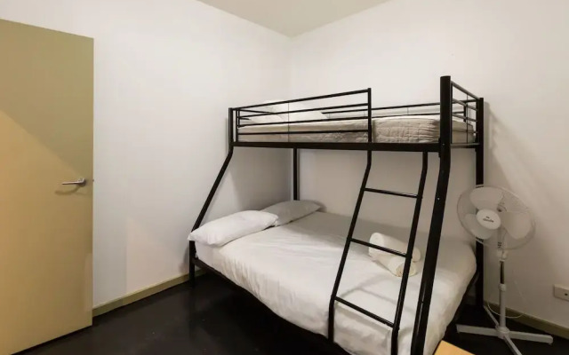 MEGAN, 2BDR Melbourne Apartment