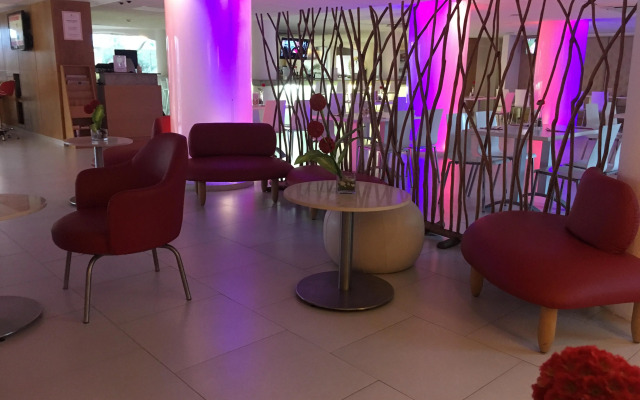 Adhara Express Hotel