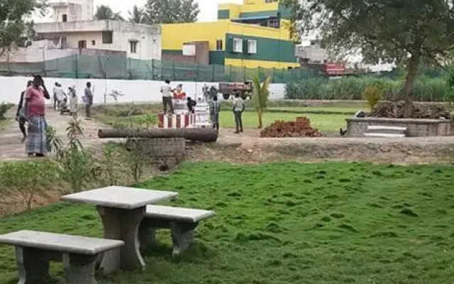 Sarojini Gardens