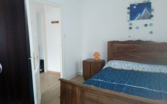 Apartment With one Bedroom in Jonzac, With Terrace and Wifi