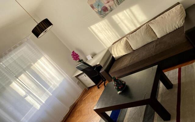 Studio Apartman Thalia
