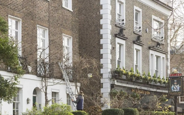 Warwick Gardens II by onefinestay