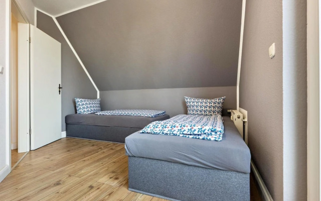 Apartment by Lake Muritz With Marina Views