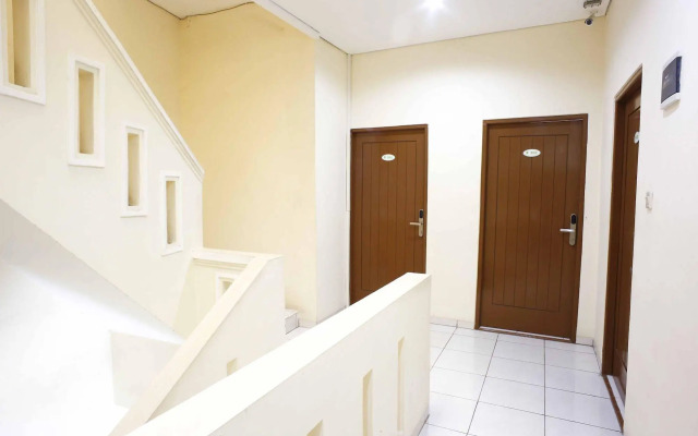 RedDoorz near Pasar Tanah Abang
