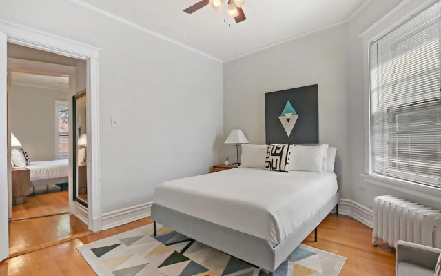 Feel at Home 2BR Apt - Buckingham 3