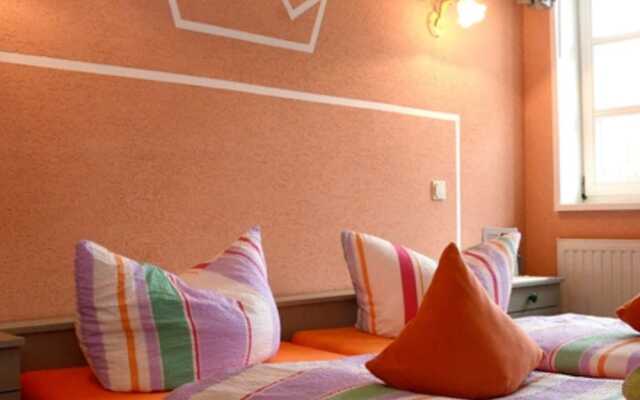 Gaststätte & Pension  Zur Krone