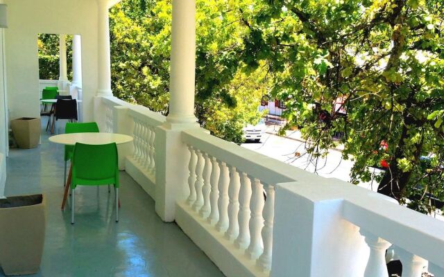 The Vibe Dorp Street