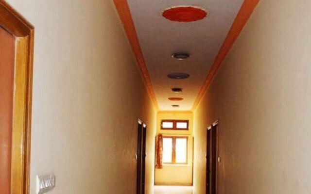 ADB Rooms Hotel Vallabh Darshan