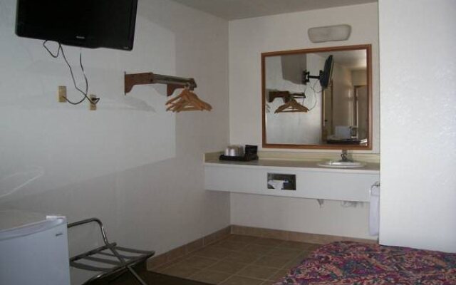 1st Interstate Inn - Alliance