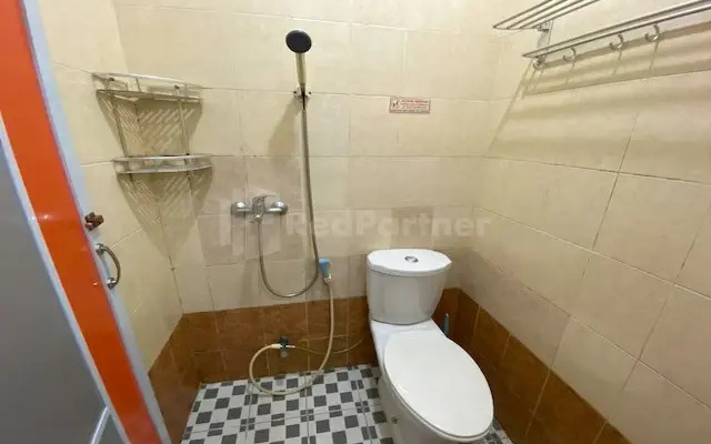 Hotel California Mitra RedDoorz