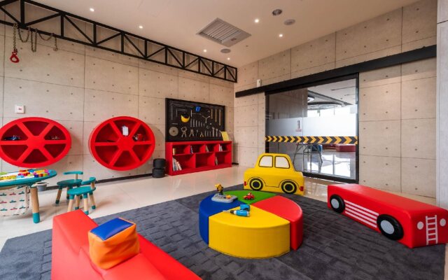 Holiday Garden Hotel SKM Park