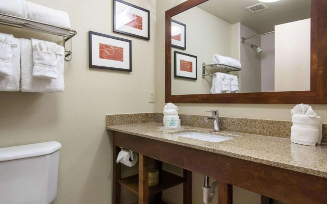 Comfort Suites Central/I-44