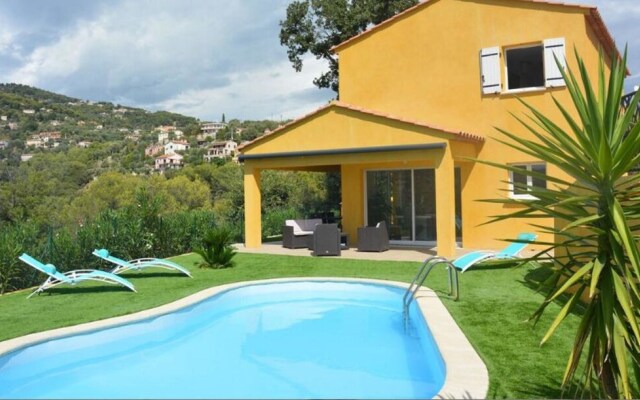 Villa With 3 Bedrooms in Saint-andré-de-la-roche, With Wonderful Mount