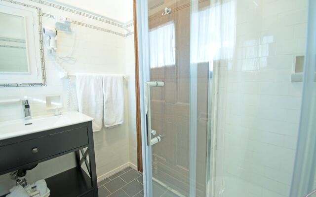 Greystone Manor Bed & Breakfast