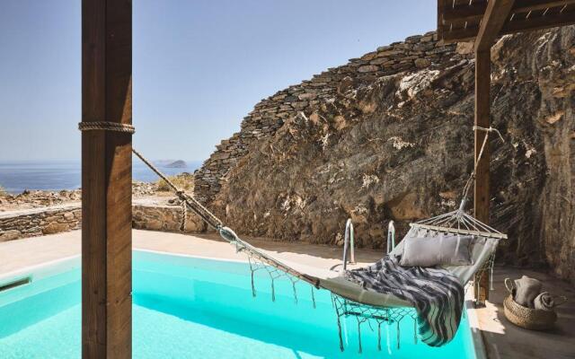 Niva Pool Suites