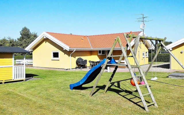 6 Person Holiday Home in Nordborg-by Traum