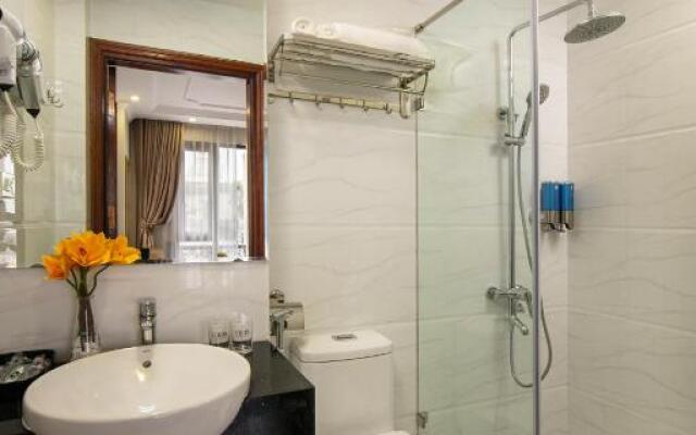 CBon Hotel Do Quang