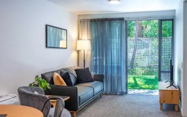 Central Luxury Apartment 108