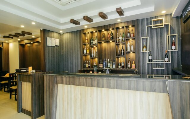 OYO 11474 Gangaur Regency Boutique Hotel