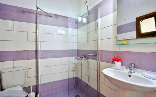 Renata Rooms & Studios