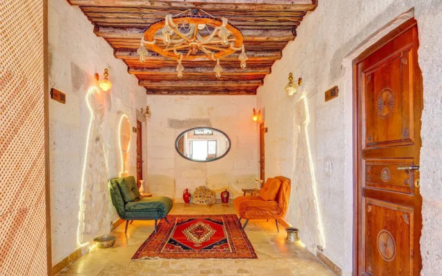 Ceran Stone House